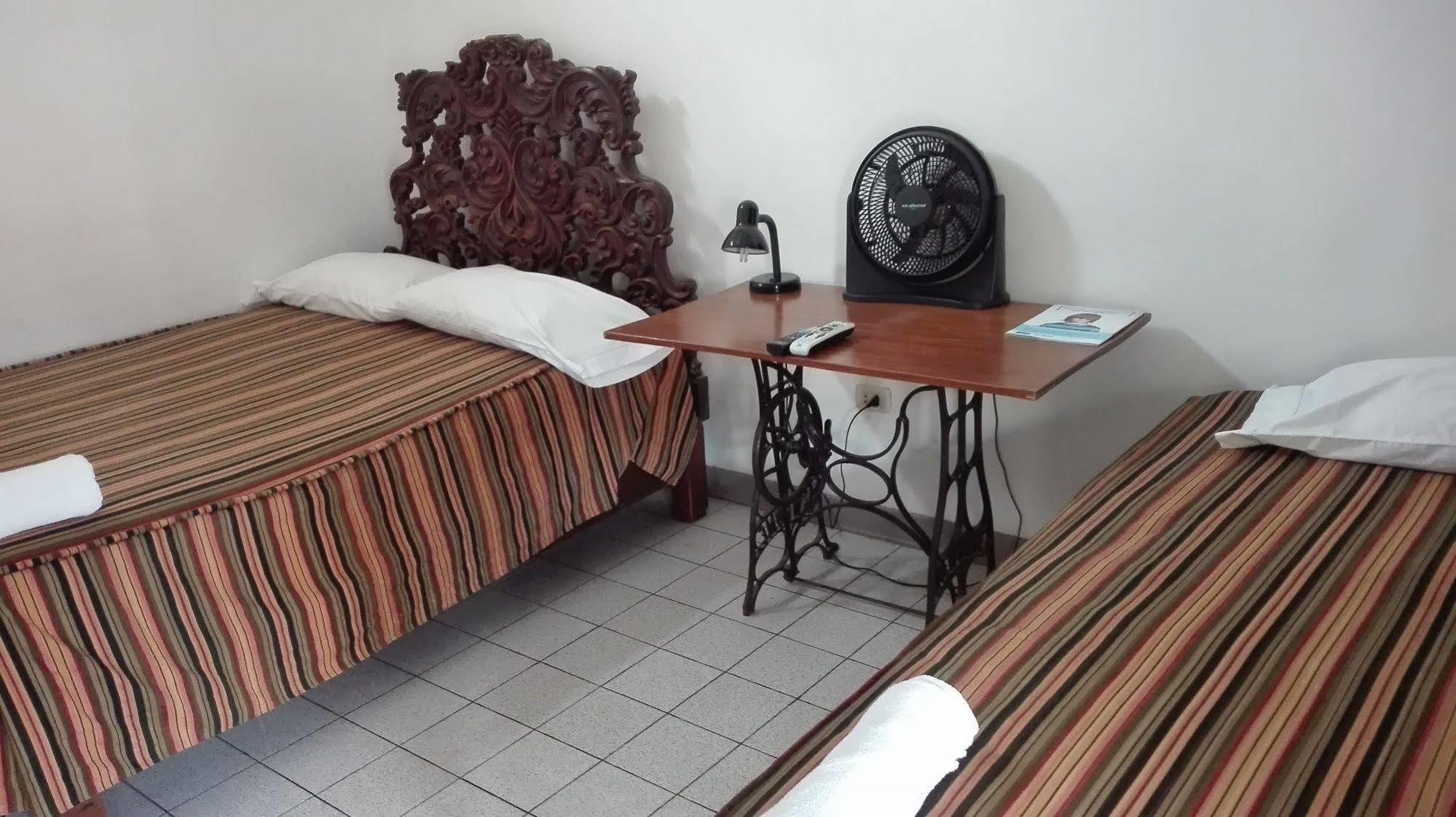 Hotel El Huarango Ica Kültér fotó